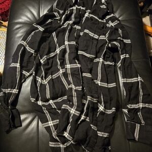 Black and White Plaid Long Sleeve Flannel